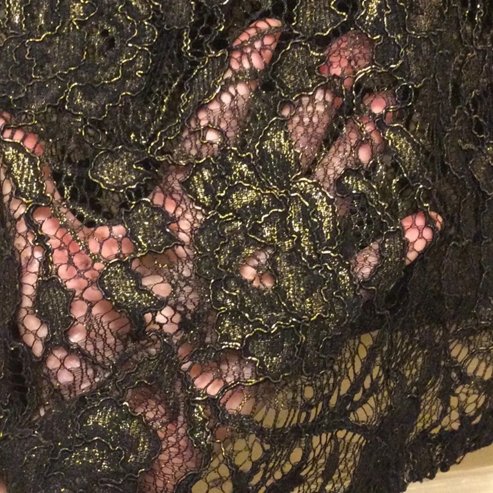 BCBGeneration Black and Gold Sheer Floral Lace Top Size XXS New Without Tags - Picture 3 of 8